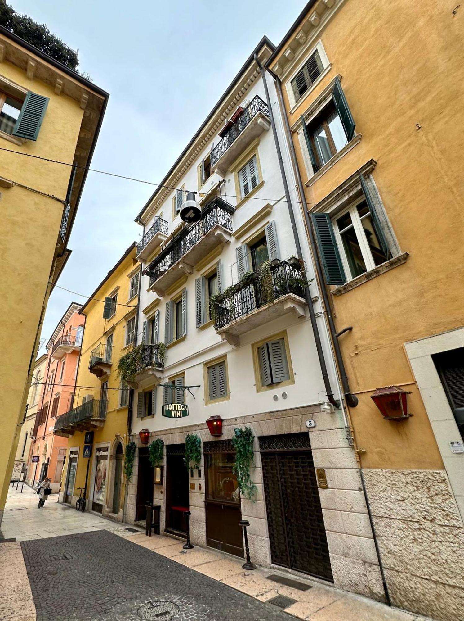 Domus Scudo Di Francia Verona